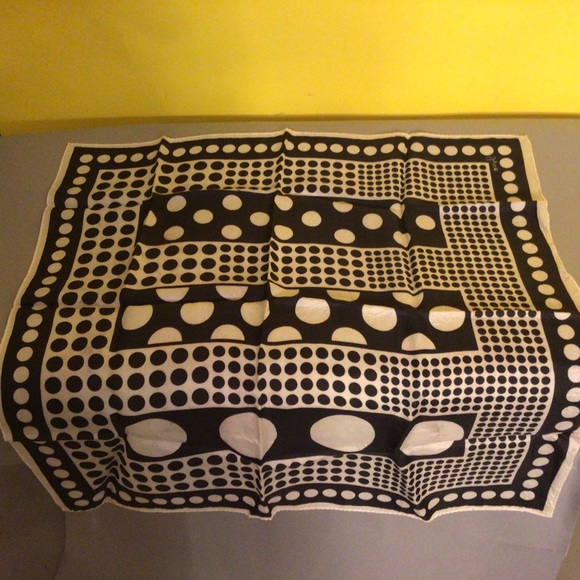 RARE Vintage Vera Neumann B&W 100% Silk Scarf - Picture 5 of 5